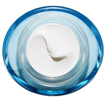 Hydra Essentiel Moisturizes and Quenches Silky Cream SPF 15 ( normální až suchá pleť ) - Hydratační denní krém